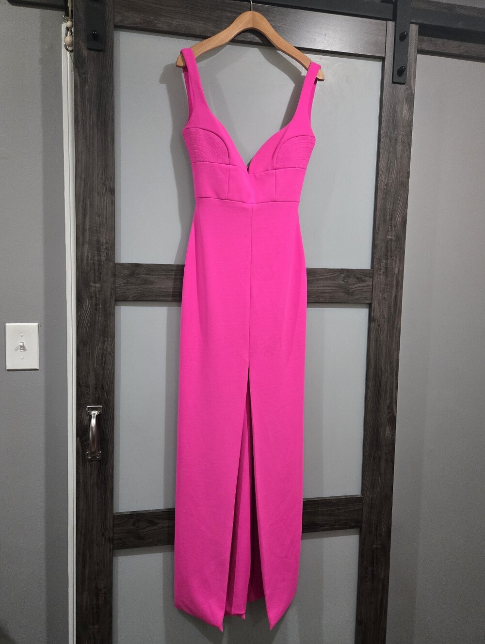 Solace  London Linza Empire Waist Column Gown Hot Pink Size 0 - See Description